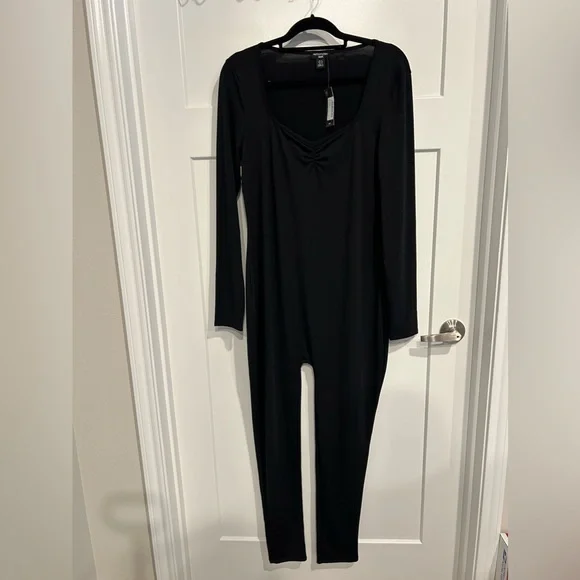 BLACK SHAPE CONTOUR JERSEY RUCHED BUST LONG SLEEVE JUMPSUIT - Picture 3 of 4